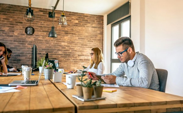 Le concept de coworking : Une manière de révolutionner le travail en groupe